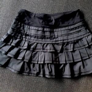 LULULEMON Back On Track Ruffle Skirt size 2